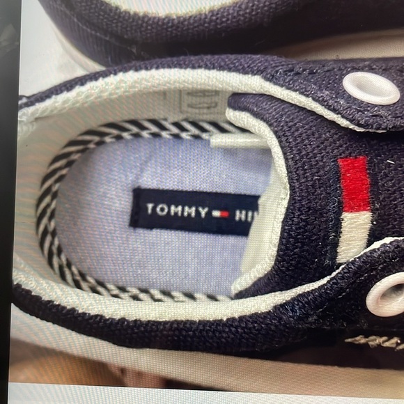 Youth size 1 Tommy Hilfiger Blue Canvas Sneakers new in box Summer, Kids, play - Picture 6 of 9